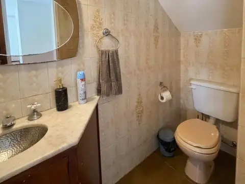   Se Vende Hermosa Casa de 280m2 cubiertos en 2 plantas con Quincho