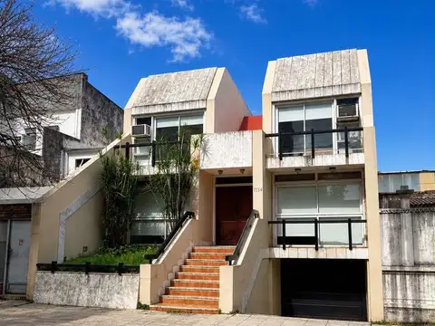 ?? Se Vende Hermosa Casa de 280m2 cubiertos en 2 plantas con Quincho