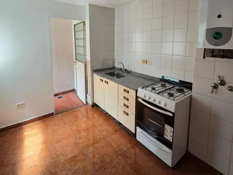 Departamento en Alquiler en Abasto, $ 350.000