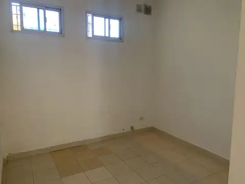 Local en Alquiler en Campana, $ 400.000