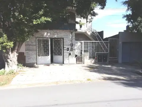 VENTA CASA PB 2 DORMITORIOS  ZONA SUR CON PATIO  