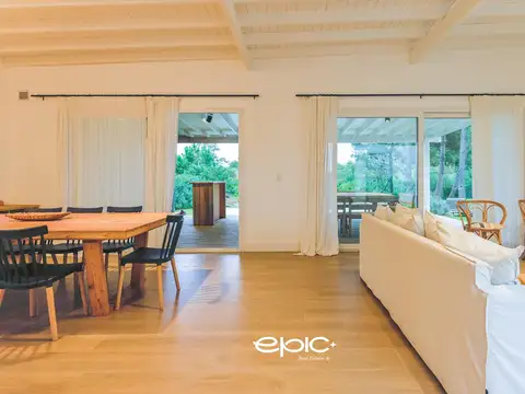 Casa en Venta con 1 cochera