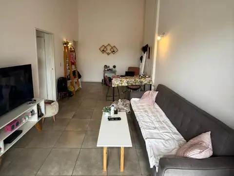 DEPARTAMENTO 2 AMBIENTES  CON COCHERA