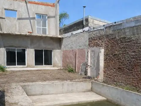 CASA MAS LOCAL COMERCIAL EN VENTA DON TORCUATO