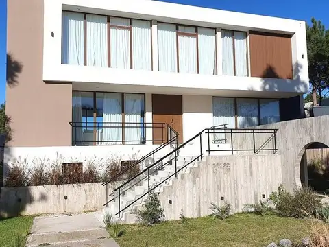 Casa en Venta en Costa Esmeralda, USD 1.050.000