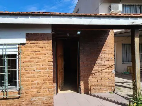 Manuela Pedraza 880