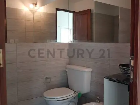 Oficina 4 ambientes con 2 baños
