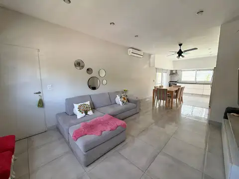 VENTA | CASA DE 3 DORMITORIOS CON JARDÍN Y PILETA | APTA CRÉDITO