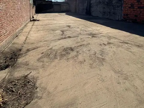 Terreno de 294 m2 con contrapiso de hormigón en VENTA, zona Av. Circunvalación, SMT