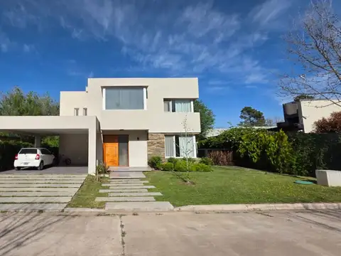 Casa en venta, Barrio Privado La Joaquina - Juana Koslay