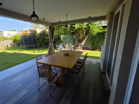 Casa 6 ambientes con 3 baños