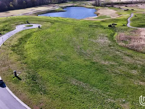 Lote en venta sobre cancha de golf en El  Faeton