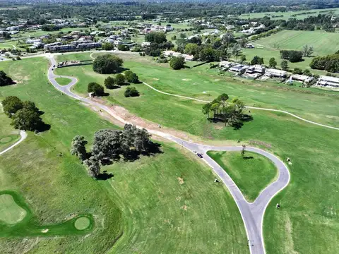 Lote en venta sobre cancha de golf en El  Faeton
