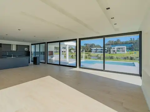 Casa 5 ambientes con 2 baños