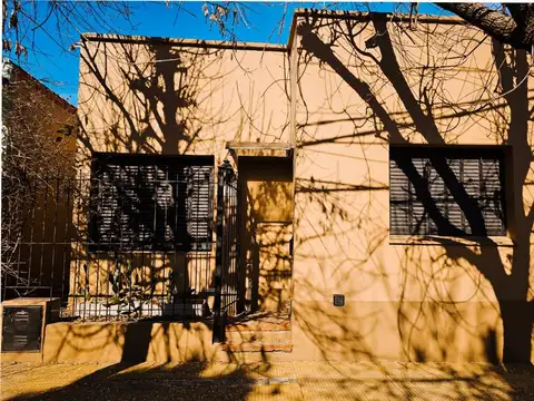 Casa en Venta 4 ambientes con jardin y parrilla