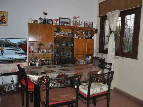 Carlos Pellegrini 35600, Piso 0
