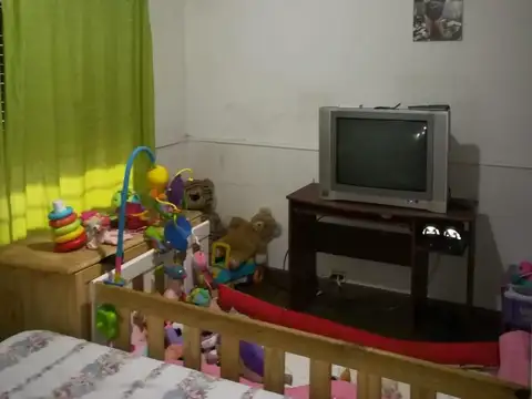 OPORTUNIDAD CASA 3 AMB + DEPTO CHICO  - COCHERA -  LOMAS