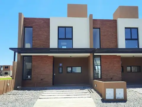 Dúplex 3 Dormitorios 130 m² Docta con Patio Amplio