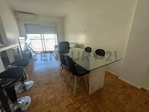 DEPARTAMENTO EN VENTA, 2 AMBIENTES, CON COCHERA y BAULERA, CON RENTA, EN PARQUE 