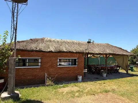CASA QUINTA EN MÁXIMO PAZ CON PISCINA Y QUINCHO