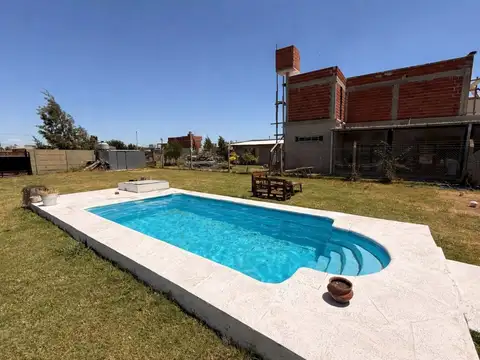 CASA QUINTA EN MÁXIMO PAZ CON PISCINA Y QUINCHO