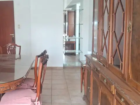 Departamento de 2 ambientes al frente con balconen el centro de  Ramos Mejia