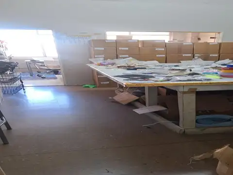 OFICINA /DEPOSITO EDIFICIOCON MONTACARGA