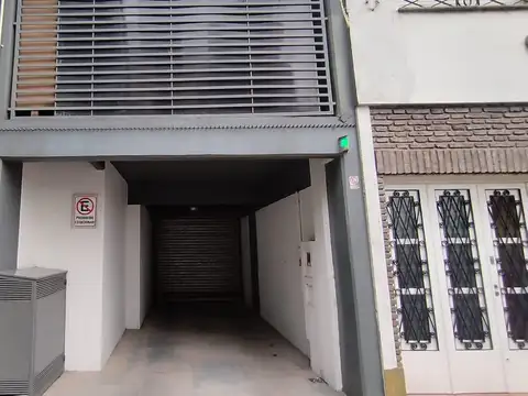 Venta cochera ingreso único e independiente - URQUIZA Y CASTELLANOS