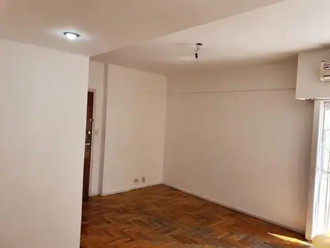 J De Garay 2400, Piso 3