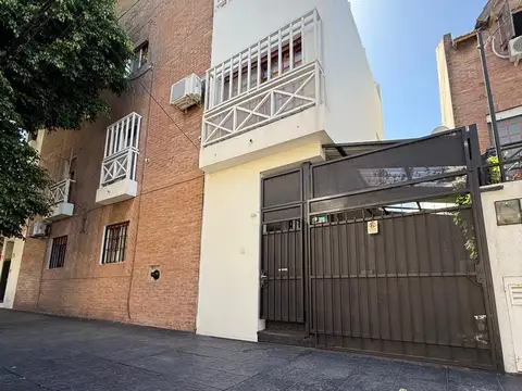 EXCELENTE DUPLEX 4 AMBIENTES EN FLORIDA