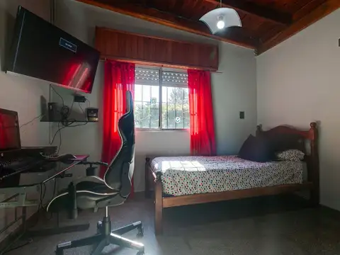 CASA EN VENTA CITY BELL 3 DORMITORIOS