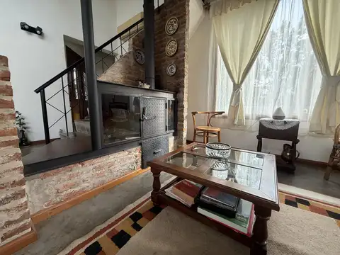 Casa con Piscina ubicada en el barrio La Bota - Benavidez