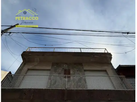 Casa en planta alta de 2 dormitorios en alquiler