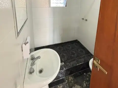 Casa en planta alta de 2 dormitorios en alquiler