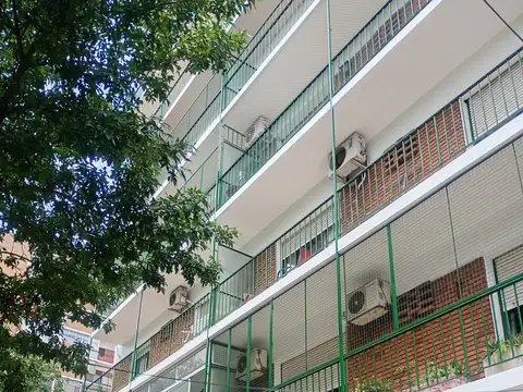 AMPLISIMO 2 AMBIENTES  "AMUEBLADO" SOBRE AV. MAIPÚ EXCELENTES VISTAS A BARRIO Y VERDE" SE ALQUILA POR 1 AÑO"