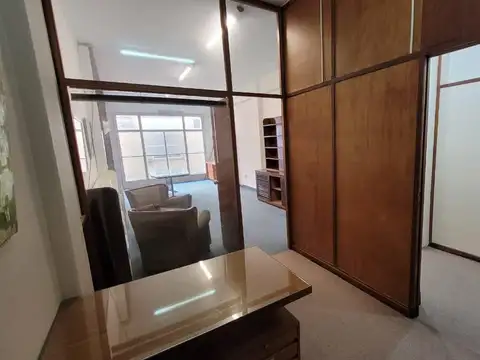 Oficina en Alquiler 50 años