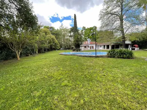 VENTA DOS CASAS EN DEL VISO EN LOTE DE 2244m2
