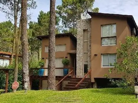 AT en Cariló! - Casa Pino Torres