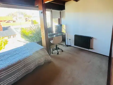 EXCELENTE CASA DE DISEÑO EN LO MEJOR DE LOS TRONCOS