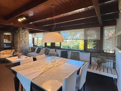 Casa 4 ambientes con 4 baños