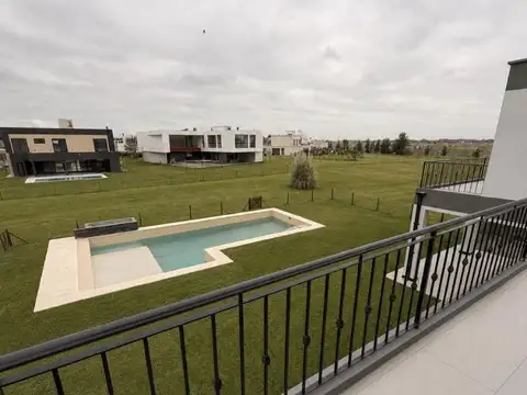 Casa en Venta en Terralagos, USD 740.000
