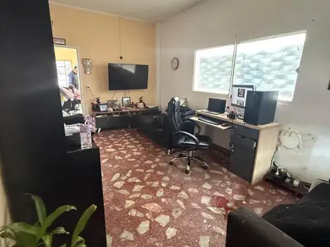 Casa 3 ambientes con 1 baño