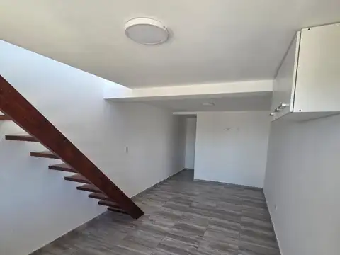 Depto Tipo Casa 2 ambientes con 1 baño
