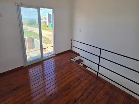 Depto Tipo Casa 2 ambientes con 1 baño