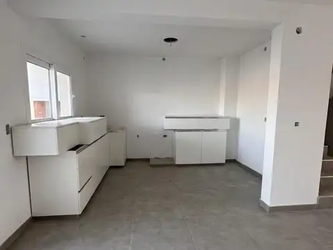 Casa 4 ambientes con 3 baños