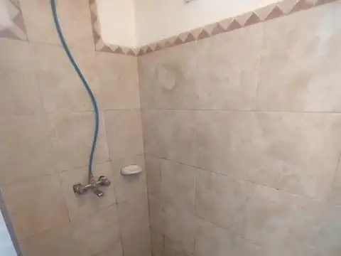 CASA EN VENTA CAPITAN BERMUDEZ 2 DORMITORIOS