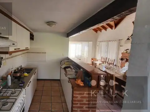 Casa en Alquiler en Echeverria Del Lago, USD 1.400