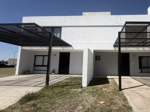 Casa en Alquiler de 3 dormitorios