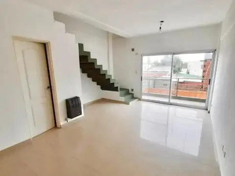 Departamento en venta - 2 Dormitorios 2 Baños - 60Mts2 - Berazategui
