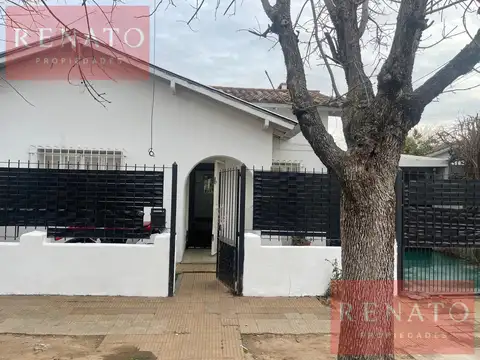 Hermoso chalet 3 ambientes para actualizar con cochera y patio - Béccar - San Isidro